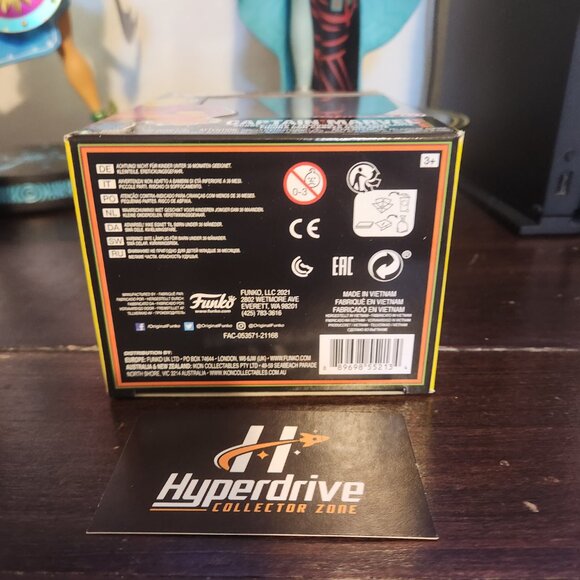 Captain Marvel Blacklight Funko Pop! Vinyl Figure #908 - Picture 6 of 8